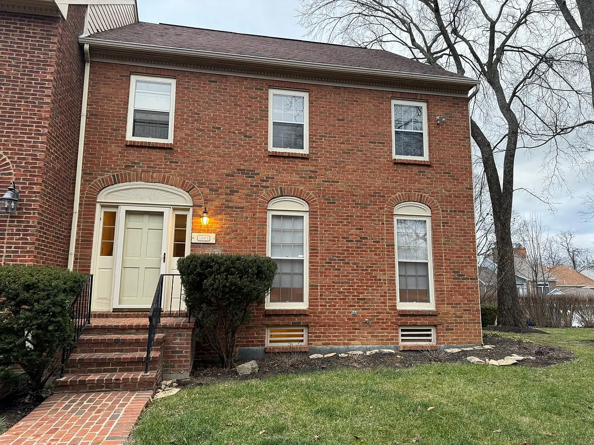 Building Photo - 240 Chippendale Cir