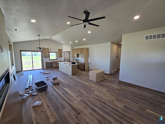 5th image of 1108 N Slate Ave