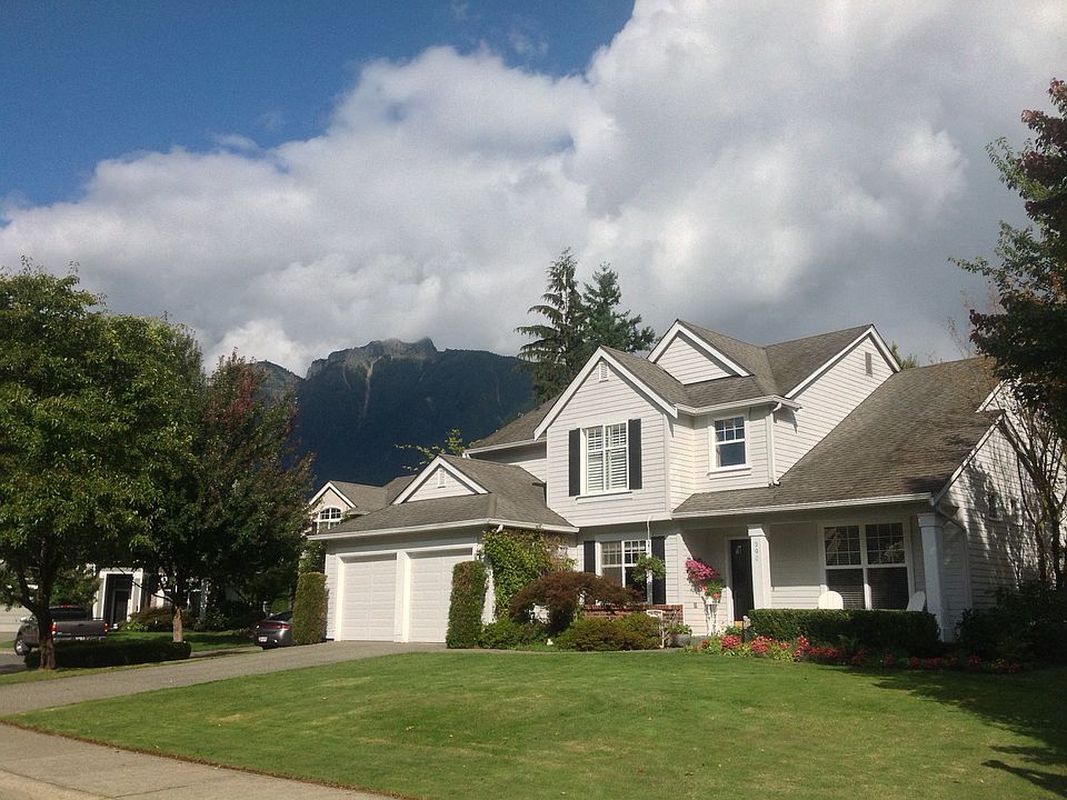 1st image of 390 10th Pl SE