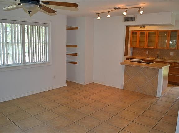 4th image of 4312 Loire Dr APT B