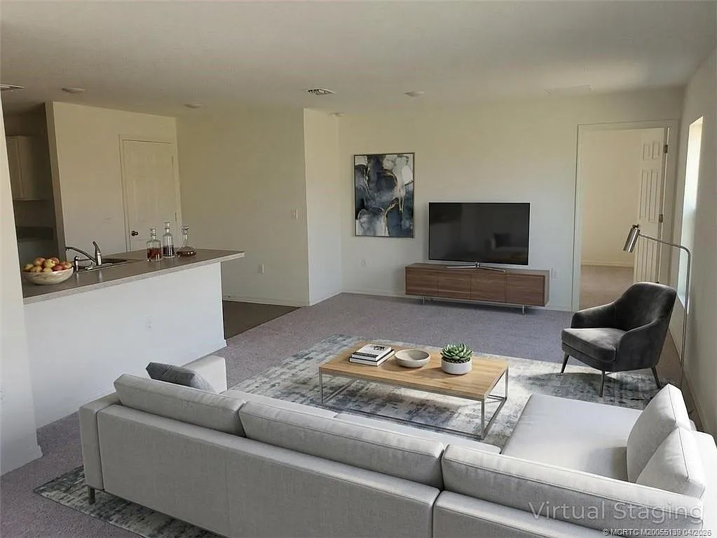 3 bed, 2.0 bath, 1284 sqft, $2,295 — Photo 4