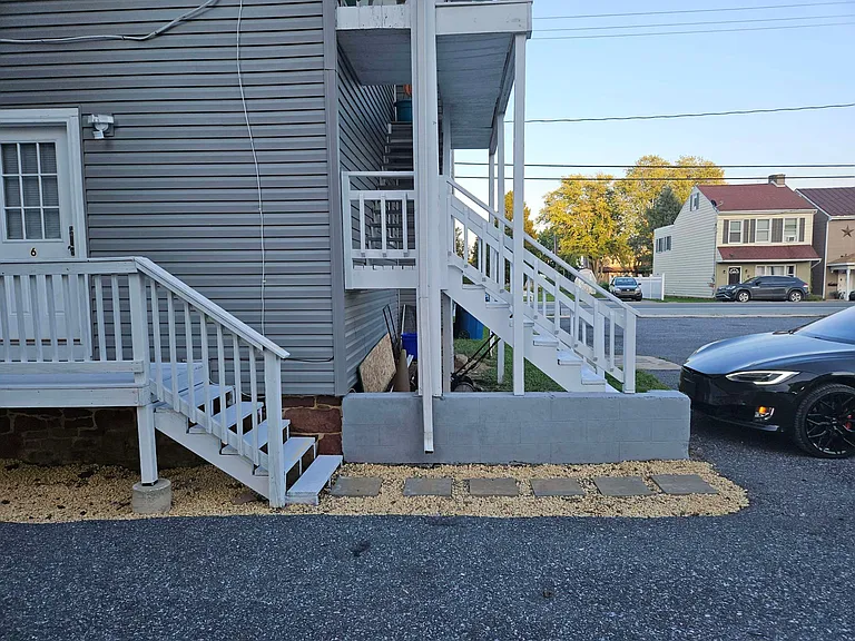 8 S York St #6 — Photo 9
