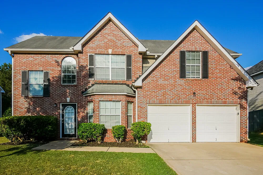 4 bed, 2.5 bath, 2001 sqft, $3,020 — Photo 1