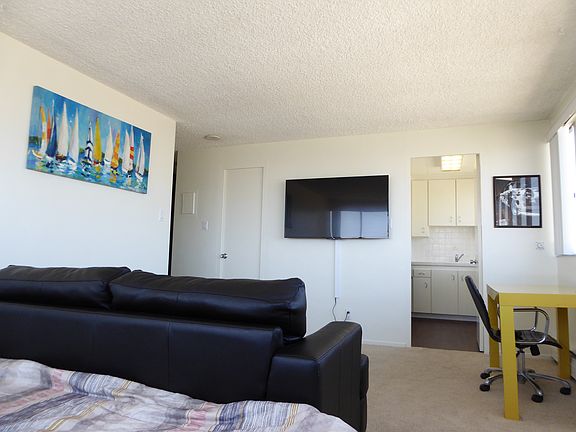 2nd image of 11700 Wilshire Blvd
