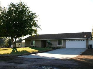 18120 Ridgedale Dr, Madera, CA 93638