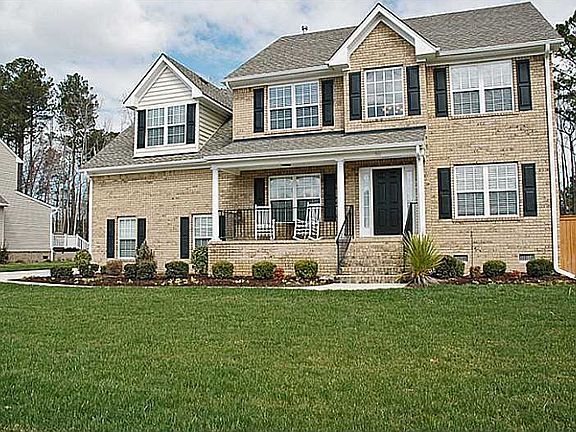 2nd image of 844 Dawson Cir