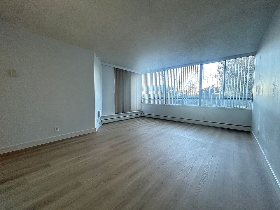 1st image of 460 Westview St #102