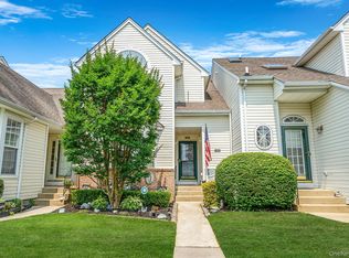 903 Constance Ln, Port Jefferson Station, NY 11776