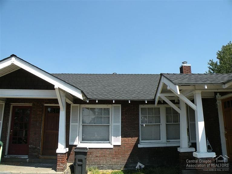 2nd image of 242 NW Hill St