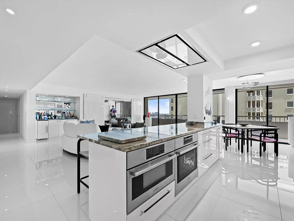 5280 N Ocean Dr #10C