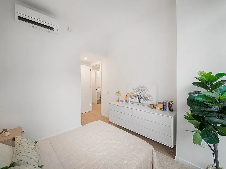 12 Halsey St #G24 — Photo 5