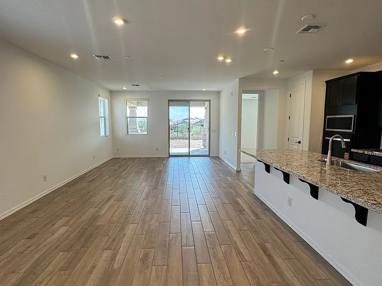 13327 W Eagle Feather Rd — Photo 10
