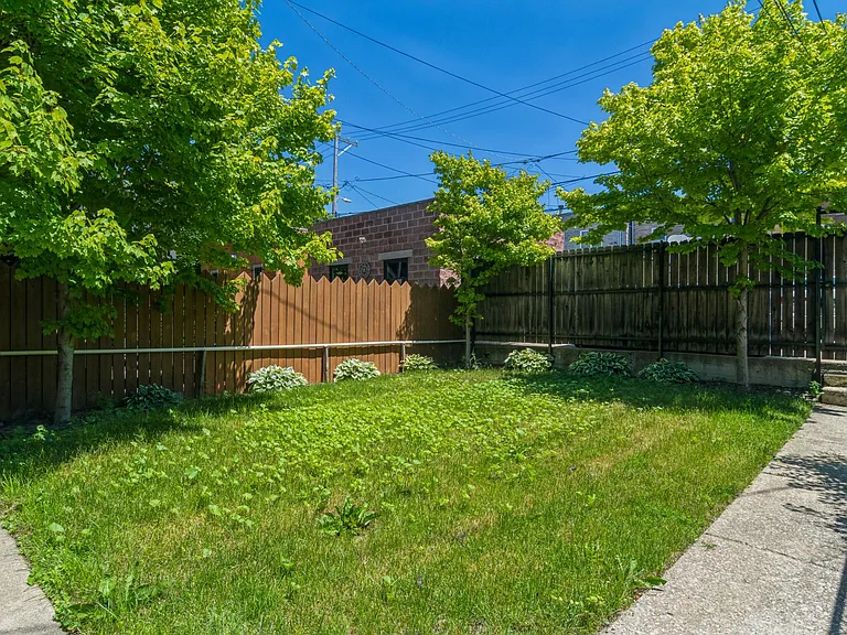 921 S Oakley Blvd #2 — Photo 16