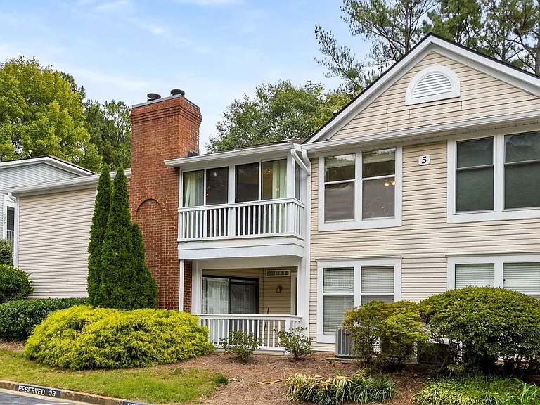1292 Keys Lake Dr NE — Photo 1