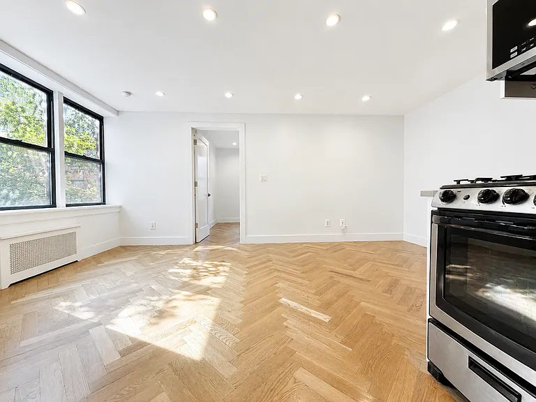 111 Woodruff Ave #4B — Photo 6
