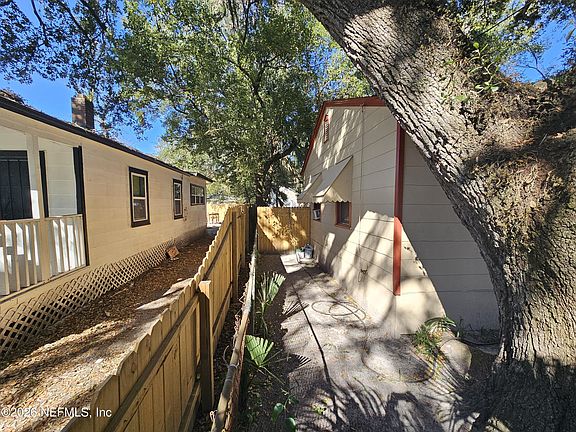 3rd image of 1045 WINTHROP Street