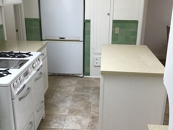 4th image of 1229 Quintara St