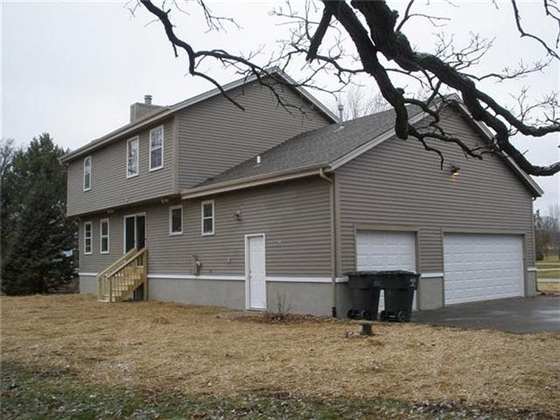2nd image of W329S8261 S Oak Tree Dr