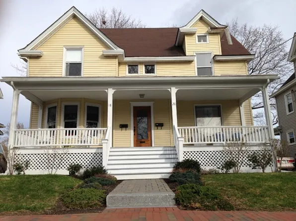 18 Colonial Rd, Portland, ME 04102