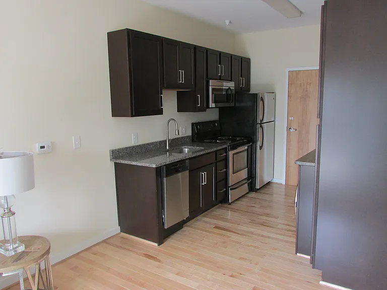 908 Perry Street — Photo 26