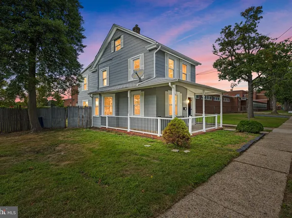 309 W 5th St, Palmyra, NJ 08065