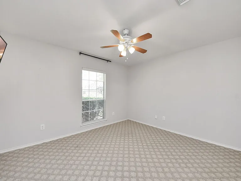 20418 Port Bishop Ln — Photo 32