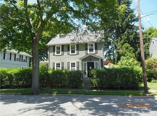 15 Humphrey St, Marblehead, MA 01945