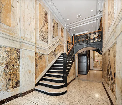 Rented by Compass | media 21