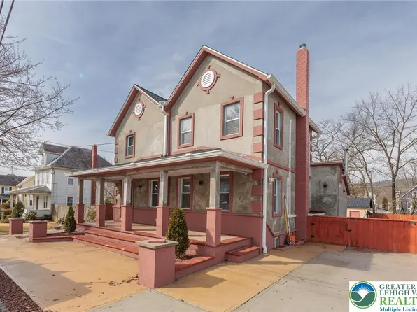 38 Water St, Wind Gap, PA 18091