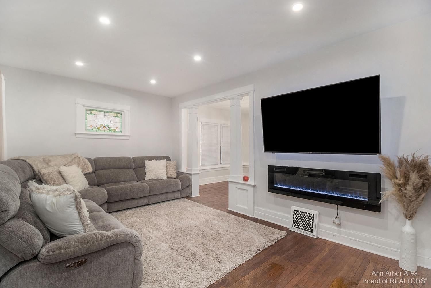 3790 Rohns St, Detroit, MI 48214 | Zillow