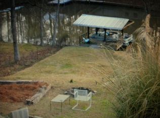 72 Hickory Rd, Deatsville, AL 36022