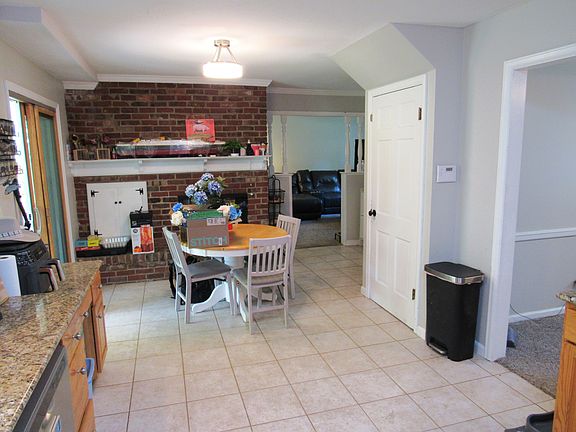 Eat-in Kitchen with fireplace