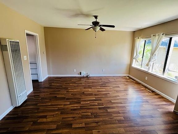 2nd image of 2823 E 4th St #2823