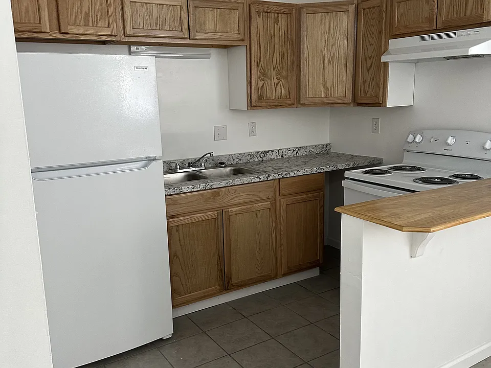 182 E Market St #316