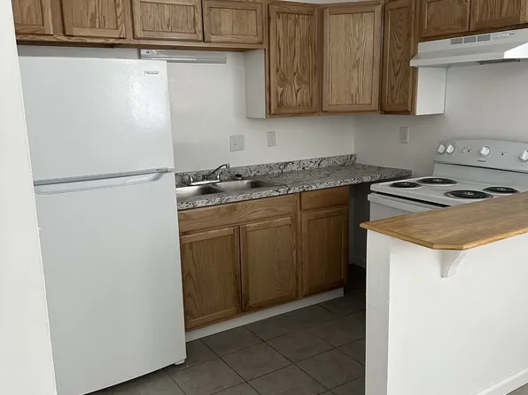 182 E Market St APT 215, Tiffin, OH 44883