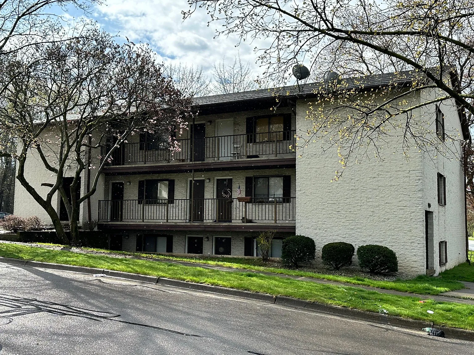 1 bed, $795 — Photo 1