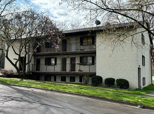 2544 Benton St, Akron, OH 44312