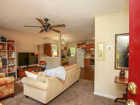 4th image of 177 Rustin Dr