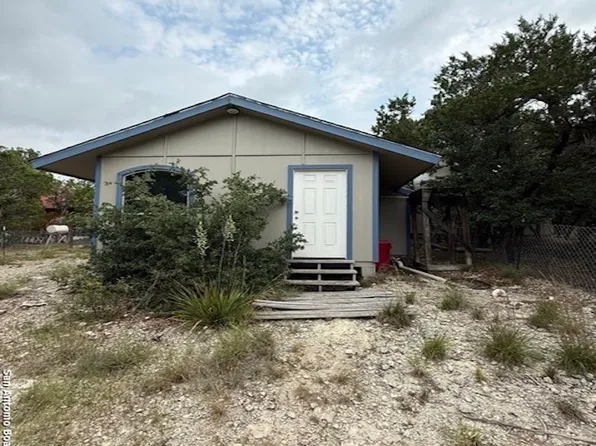 28 28th, Lakehills, TX 78063