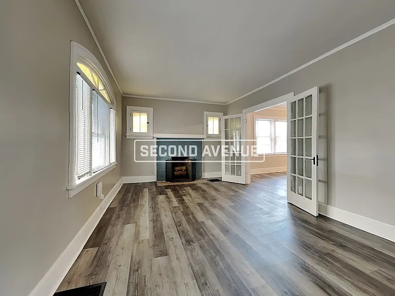 1804 Waltham Ave — Photo 2