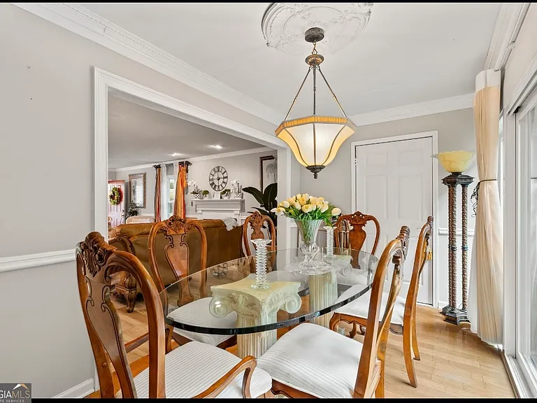 81 Hampshire Ct — Photo 20