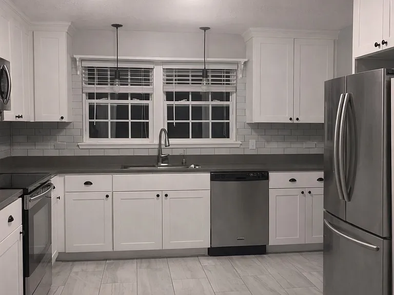 734 Burgess Ave — Photo 10