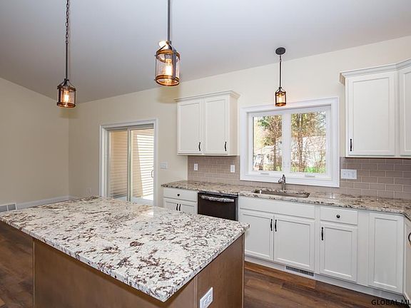 3rd image of 12 Gray Ln
