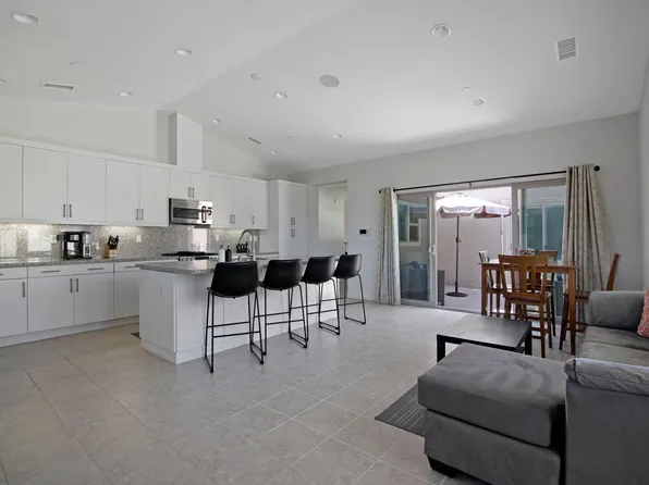 4311 Pacifica Way Unit 1, Oceanside, CA 92056