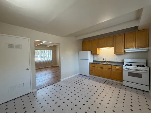Casa de Luna Townhomes, 22189-22211 S Garden Ave #11, Hayward, CA 94541