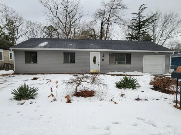 19 Ivy St, Browns Mills, NJ 08015