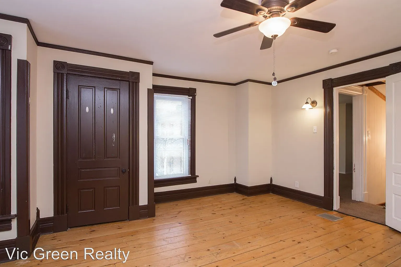 4 bed, 2120 sqft, $1,700 — Photo 2