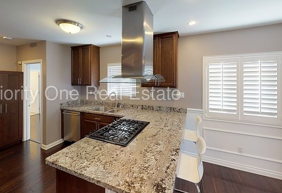 5th image of 3128 Polk Ave