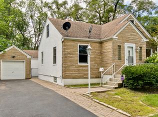 109 Woodlawn Dr, Mundelein, IL