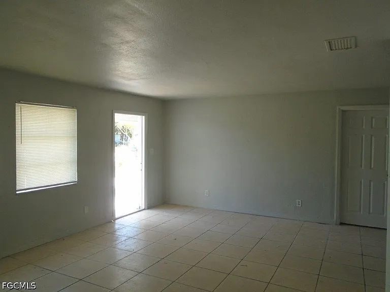 4941 Howard St — Photo 3